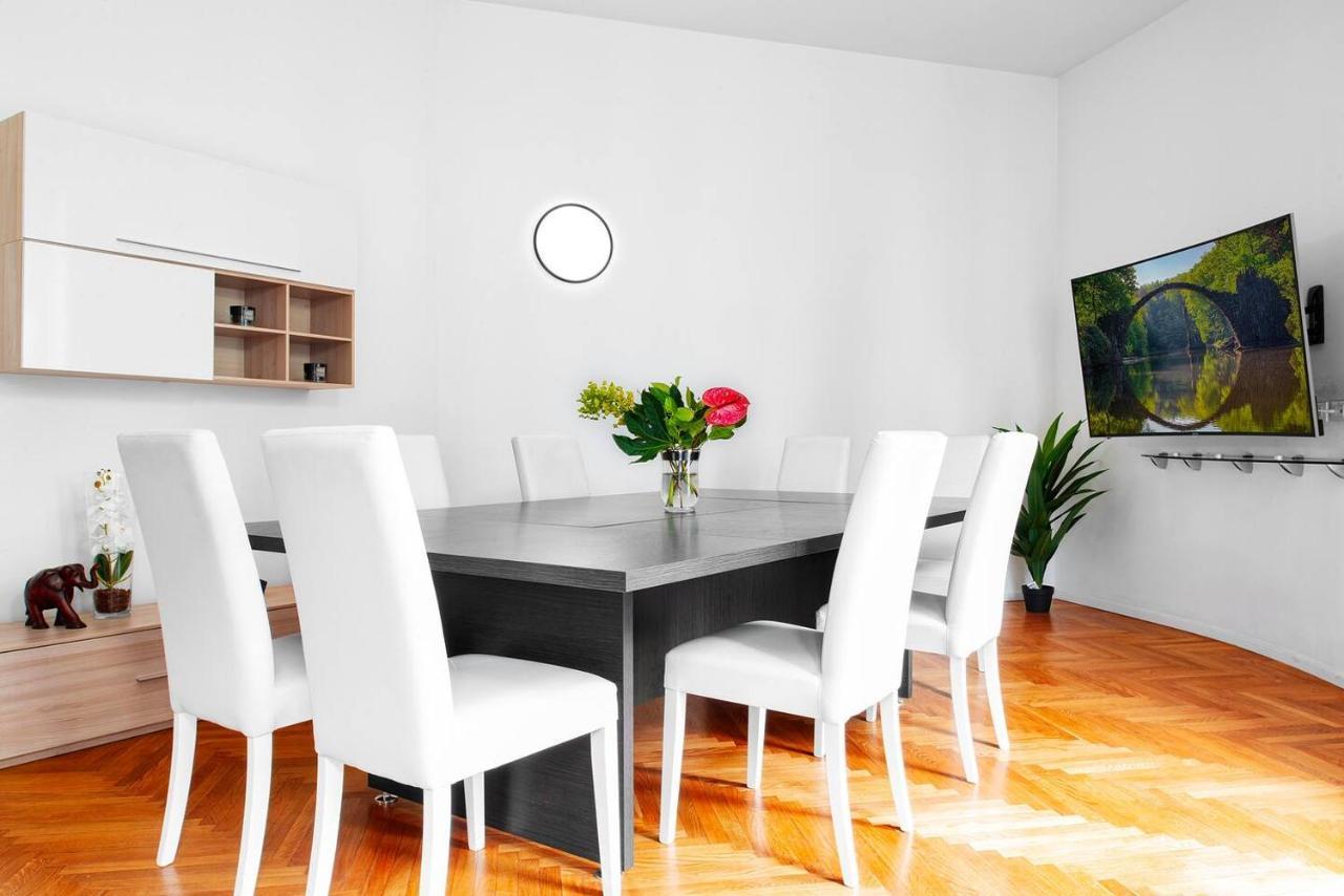 3 Bedrooms Apartment Милан Экстерьер фото